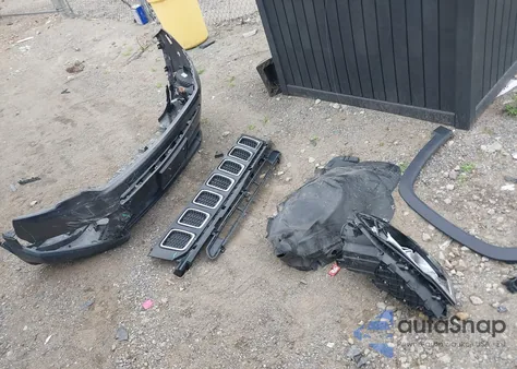 2019 Jeep Compass Latitude 4X4 z USA, uszkodzony, nr VIN 3C4NJDBB9KT714160